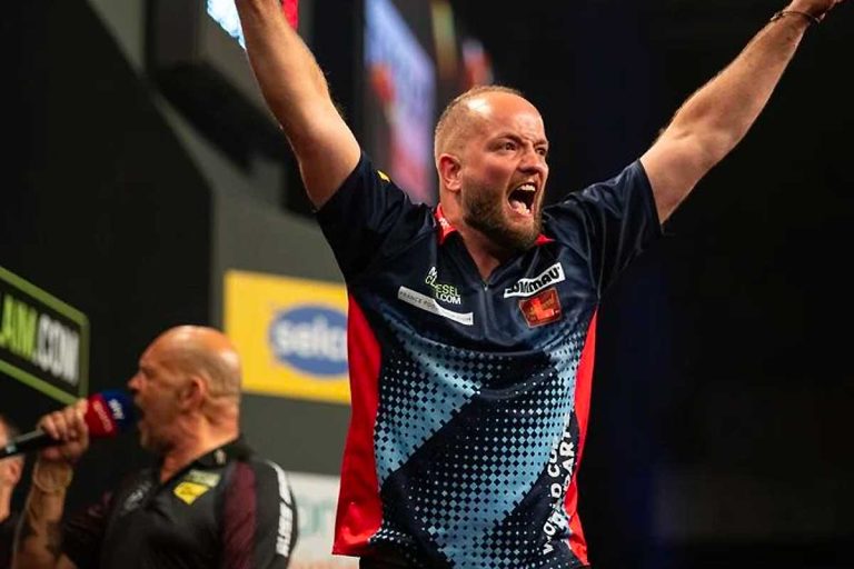 Thibault Tricole, premier Français victorieux au PDC World Championship de fléchettes !