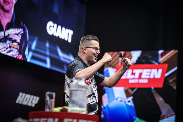 Gian Van Veen bat le record du Tour européen, Schindler et Bunting à Dortmund